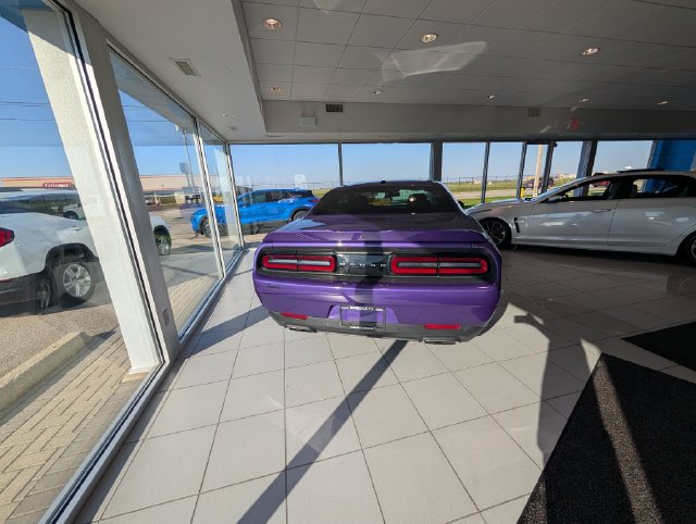 Used 2019 Dodge Challenger R/T w/ Cold Weather Group RWD image 4