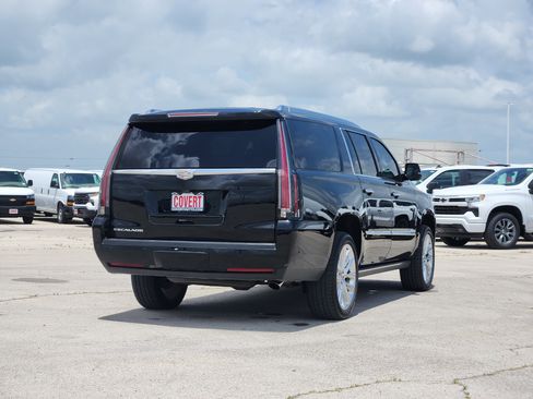 Used 2020 Cadillac Escalade ESV Platinum AWD/4WD image 7