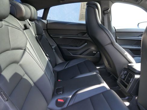 Used 2021 Porsche Taycan image 23