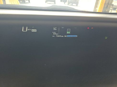 Used 2018 Toyota Prius C One FWD image 7