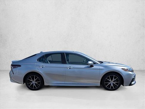 Certified 2024 Toyota Camry SE image 4