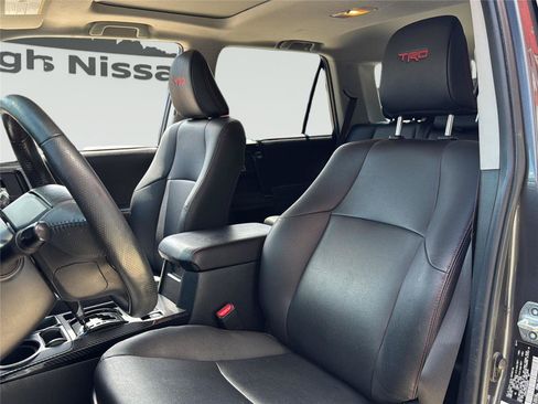 Used 2019 Toyota 4Runner TRD Off-Road Premium AWD/4WD image 15