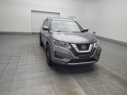 Used 2018 Nissan Rogue SV AWD/4WD image 13