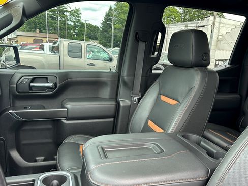Used 2021 GMC Sierra 1500 AT4 w/ AT4 Premium Package AWD/4WD image 9