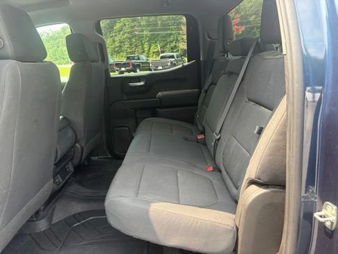 Used 2020 Chevrolet Silverado 1500 Custom w/ Custom Value Package AWD/4WD image 15