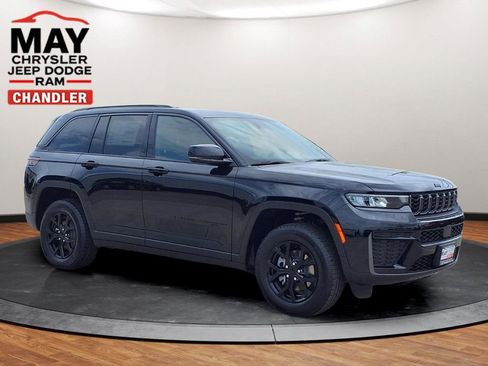 New 2026 Jeep Grand Cherokee Altitude AWD/4WD image 2