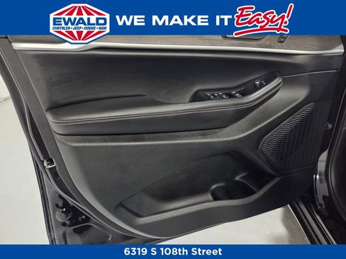 New 2025 Jeep Grand Cherokee L Limited w/ Luxury Tech Group II image 12