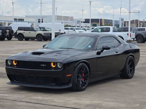 Used 2016 Dodge Challenger SRT Hellcat RWD image 7