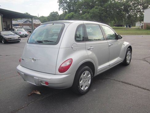 Used 2008 Chrysler PT Cruiser FWD image 6