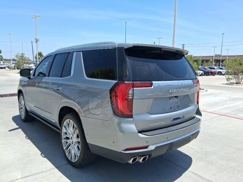 Used 2025 GMC Yukon Denali w/ Sun & Power Step Package AWD/4WD image 4