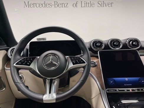 Used 2025 Mercedes-Benz C 300 4MATIC Sedan image 31