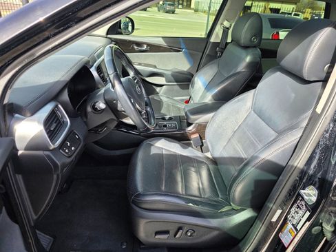 Used 2019 Kia Sorento EX image 9