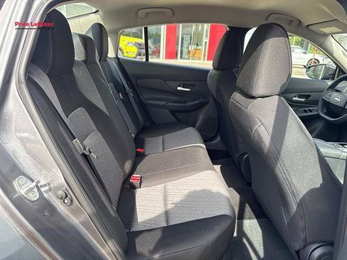 Used 2026 Nissan Sentra SV w/ SV Convenience Package FWD image 8