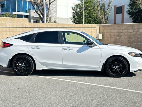 Used 2025 Honda Civic Sport image 3