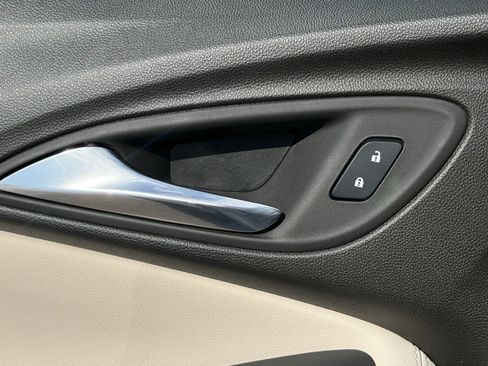Used 2025 Buick Encore GX Sport Touring w/ Experience Buick Package FWD image 16