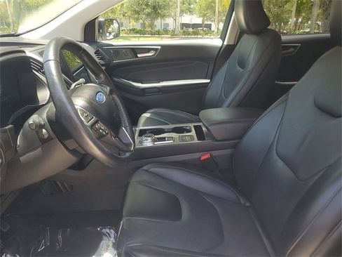 Used 2022 Ford Edge Titanium image 21