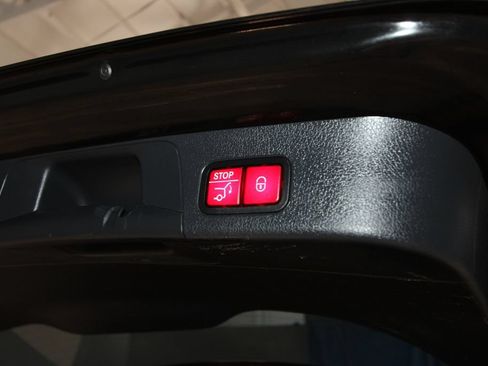 Used 2022 Mercedes-Benz GLB 250 4MATIC image 40