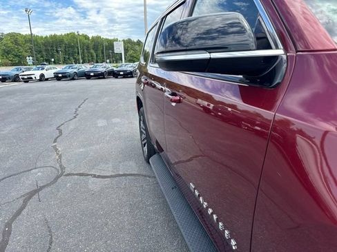Used 2024 Jeep Wagoneer Series II AWD/4WD image 29