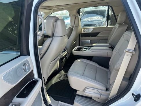Used 2020 Lincoln Navigator Reserve w/ Luxury Package image 28