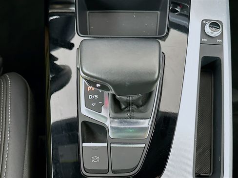 Used 2025 Audi Q5 2.0T Premium AWD/4WD image 24
