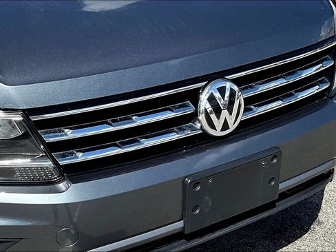 Used 2021 Volkswagen Tiguan SE image 28