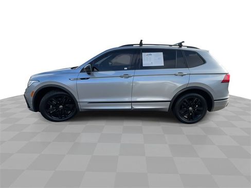 Used 2022 Volkswagen Tiguan SE R-Line image 5