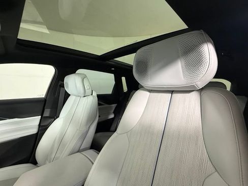 Certified 2024 Cadillac Lyriq Luxury RWD image 6
