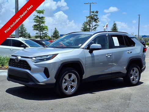 Used 2025 Toyota RAV4 XLE FWD image 3