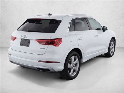 Used 2019 Audi Q3 2.0T Premium w/ Convenience Package image 7