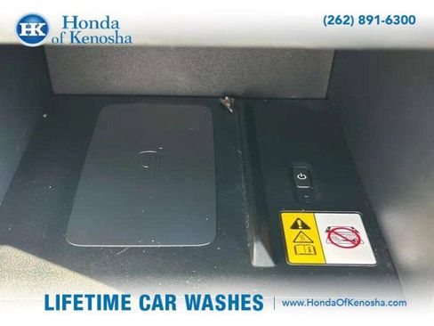 Used 2022 Toyota Corolla Cross XLE image 25