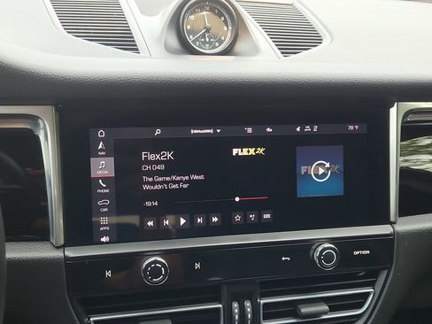 Used 2023 Porsche Macan image 26