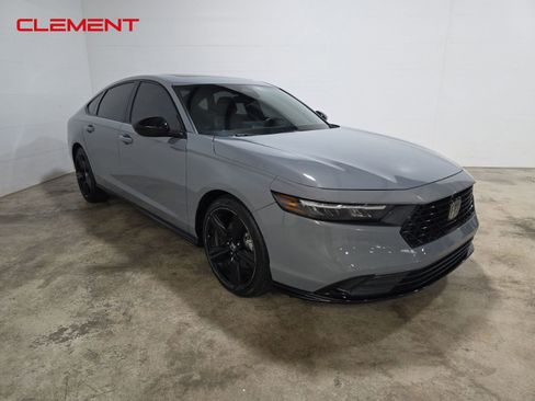 Used 2023 Honda Accord Sport image 3