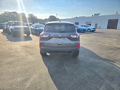 Certified 2021 Ford Escape SE w/ SE Sport Appearance Package AWD/4WD image 4