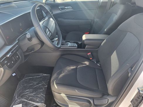 New 2026 Kia Sportage LX image 8