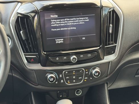 Used 2023 Chevrolet Traverse RS image 17