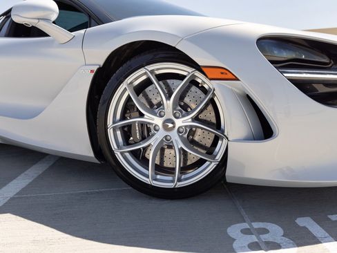 Used 2020 McLaren 720S Performance RWD image 24