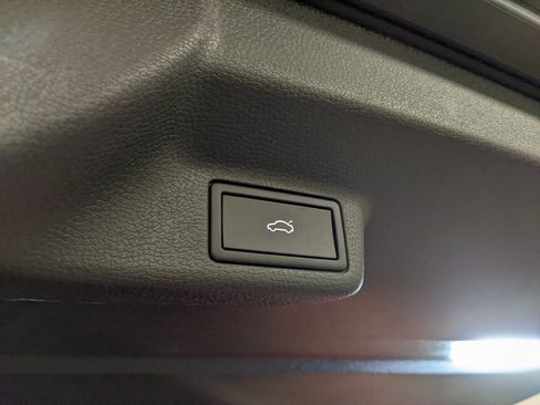 New 2025 Volkswagen ID. Buzz Pro S image 29