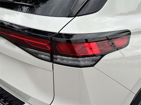 New 2026 Volkswagen Tiguan SE R-Line image 28