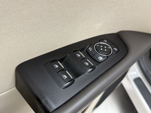Used 2019 Lincoln Nautilus Reserve FWD image 11