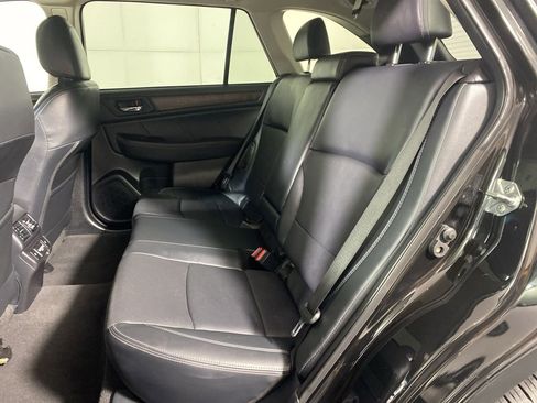 Used 2018 Subaru Outback 2.5i Limited image 12