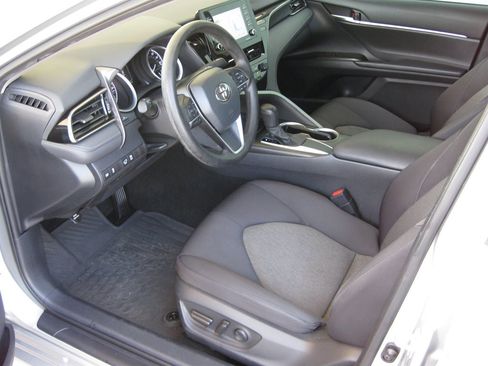 Used 2021 Toyota Camry LE image 11