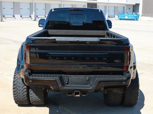 Used 2017 Ford F450 Platinum w/ Platinum Ultimate Package image 10