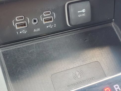 Used 2024 Jeep Grand Cherokee Altitude AWD/4WD image 21