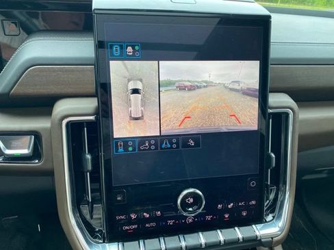 Used 2025 GMC Yukon Denali Ultimate AWD/4WD image 26