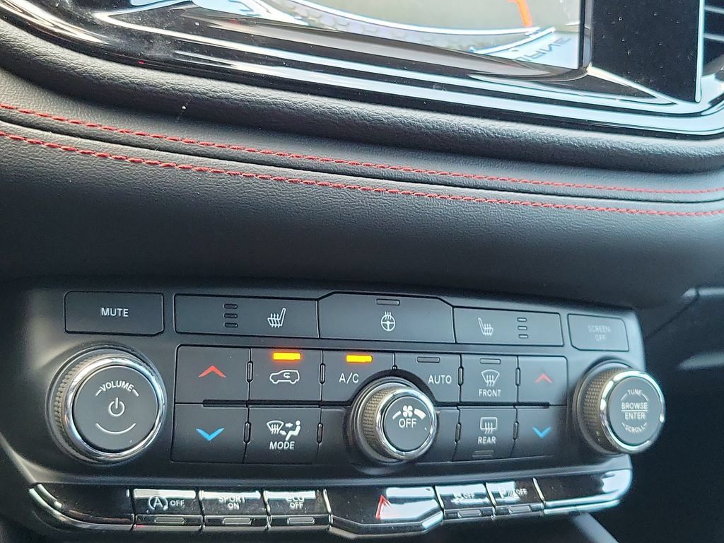 Used 2023 Dodge Durango GT RWD image 26