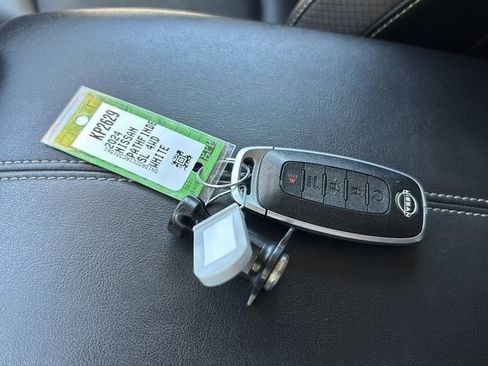 Used 2024 Nissan Pathfinder SL AWD/4WD image 28