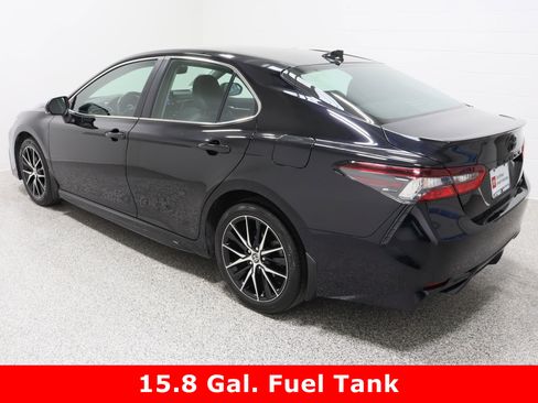Used 2023 Toyota Camry SE image 9