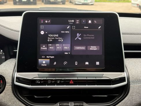 Used 2025 Jeep Compass Latitude AWD/4WD image 18