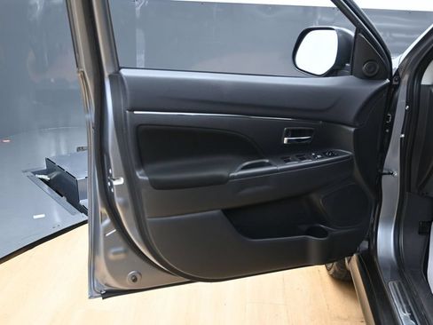 Used 2023 Mitsubishi Outlander Sport ES AWD/4WD image 27