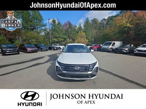 Certified 2025 Hyundai Tucson SE image 11